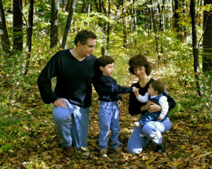 family_in_woods_323-718