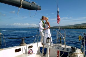 hawaii_boat_kiss_68_800_600_80-518
